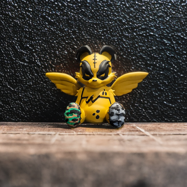 JUNGLE CAMO BARREL BAG + MINI ART TOY