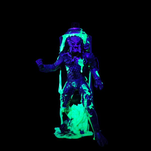 Predator| Graffiti spray can art display